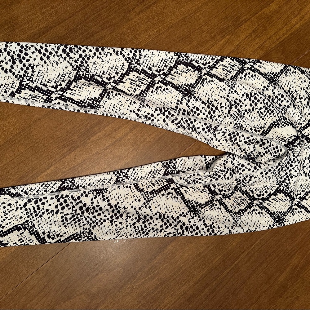 Balance Athletica Python Leggings - image 5